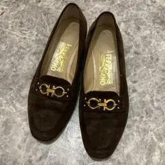 フェラガモ　フラットシューズ　ベロア