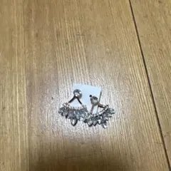 クリスタルフラワーピアス