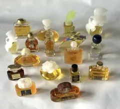 未使用　AZZARO9 など　ミニ香水 17点まとめのサムネイル