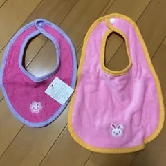 新品未使用　タグ付き　タオル美術館　うさぎ・お花刺繍スタイ2枚組