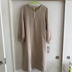 a.v.v ベージュ 長袖ワンピース