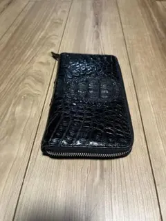 黒レザーエンボス加工長財布 - メルカリ