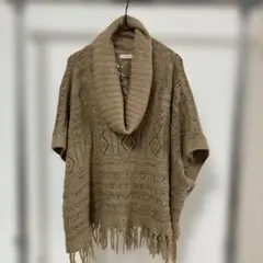 BEAMS HEART ベージュニットポンチョ