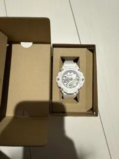 美品】CASIO G-SHOCK GMA-S2200M-7AJF ホワイト 白 - メルカリ