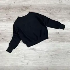 オペークドットクリップ　ボートネック　シンプルニット　セーター　黒　ウール混