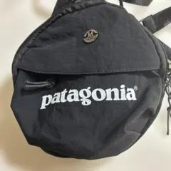 patagonia ブラック ショルダーバッグのサムネイル