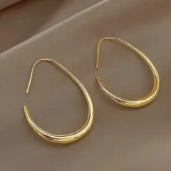 しずく型フープピアス（ゴールド）大ぶり おしゃれ トレンド No200