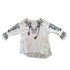 MAYSON GREYメイソングレイ　刺繍入りホワイト五分袖シャツ サイズ2