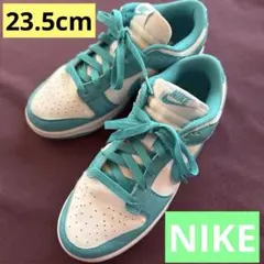 Item thumbnail for item 24dbf656-2f8b-45a5-aecb-620320c153cb