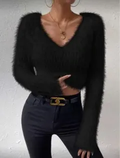 Allurite Vネック クロップド ファジー セーター、長袖トップス