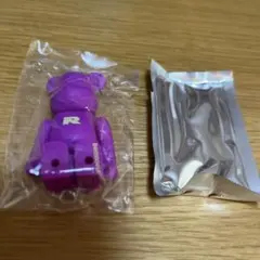 ベアブリック　シリーズ50 ベーシック　ピンクR 新品　カードあり　未開封