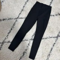 未使用　UNIQLO ウルトラストレッチエアリズムUVカットレギンス