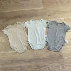 ユニクロ　コットンメッシュ　半袖　ボディスーツ　90サイズ　無地　肌着
