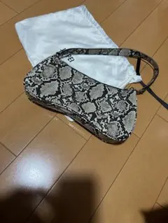 ヘビ柄　パイソン柄　 ショルダーバッグ