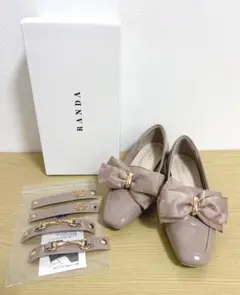 RANDA 3Wayベルトデザインローファー グレージュエナメル