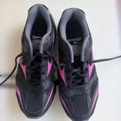 ゆいpiさまへ　Mizuno ランニングシューズ ブラック/ピンク