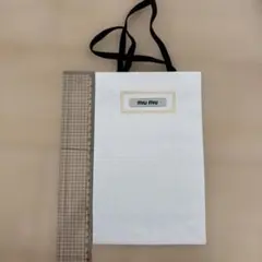 miu miu ショップ袋のサムネイル