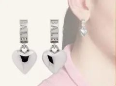 2026年最新】balenciaga ピアスの人気アイテム - メルカリ