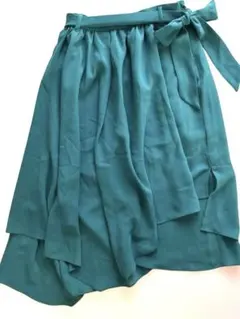 【新品未使用】フレアスカート リボン付きアシンメトリーグリーン