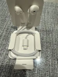 Lightning接続 イヤフォン ホワイト ケース付き