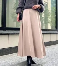 Cheztoi シェトワ　サテンフレアスカートのサムネイル
