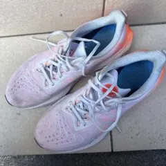 明日まで限定2500円　アシックス28cm ノヴァブラスト4 ランニングシューズ