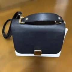 ショルダーバッグ 黒と白 合成皮革