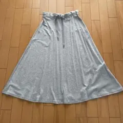 SIMPLICITÉ サンプリシテ グレーのリボン付きロングスカート