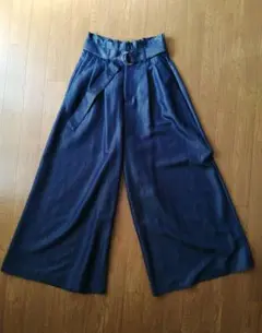 ネイビーパンツ