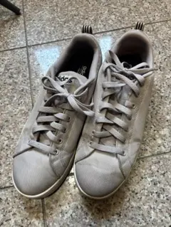 adidas グレー カジュアルシューズ