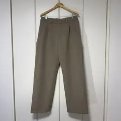 【新品未使用】Goldwin限定パンツ サイズ4 トープフォーン 美シルエット】のサムネイル