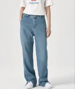 ライトブルーワイドレッグした切りデニムパンツ