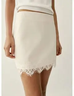 ZARA　レースヘムスコート