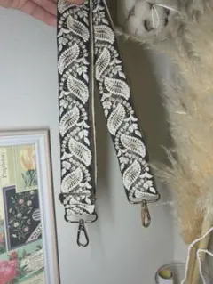 刺繍入りスマホショルダーストラップ