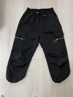 ズボン　パンツ　黒