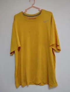 Nike DRI-FIT イエロー Tシャツ