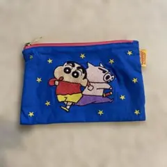 美品しんちゃん　ぶりぶりざえもん フラットポーチ