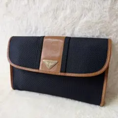Yves Saint Laurent ヴィンテージ 三角プレート クラッチバッグ