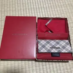 【新古品】BURBERRY ハンカチ、ポーチセット