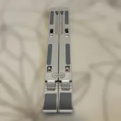 折りたたみ式パソコンスタンド