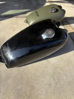SR400 FIタンク 凹みあり - メルカリ