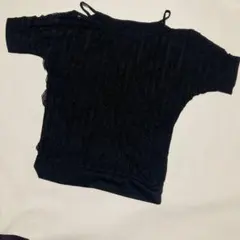 肩出し　カットソー