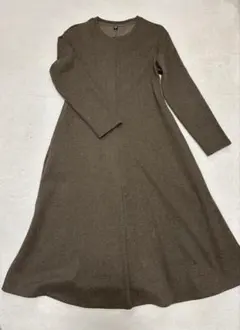 ユニクロ　ブラウン 長袖 フレア ワンピース 茶色
