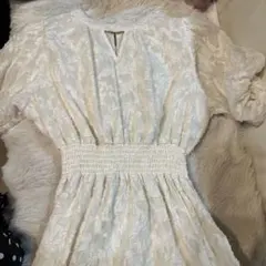 アイボリー レースワンピース 半袖