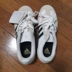 adidas ホワイト グリーン スニーカー24cmのサムネイル