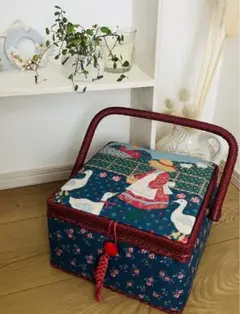カントリー風レトロな小物入れ