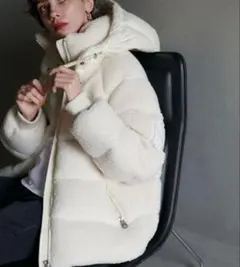 マッカージュ ホワイト ボアダウンジャケット フード付き EDANA-TD