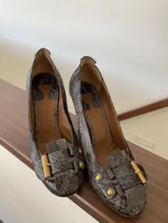 Chloé ヘビ革 ハイヒール ブルーグレー 8cm サイズ37ハーフのサムネイル