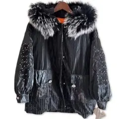 ファー付きコート　ビジュー　レース　ライナー付き　ツヤ　メタリック