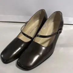 marie claire ブラウン ストラップパンプスのサムネイル
